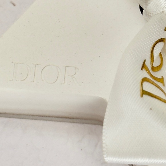 Christian Dior Ceramic Star Fragrance Diffuser/ Paper Weight - Picture 4 of 7